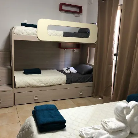 Апартаменты Sealion With Seaview - 6 Persons, 2 Bathrooms Сент-Полс-Бей